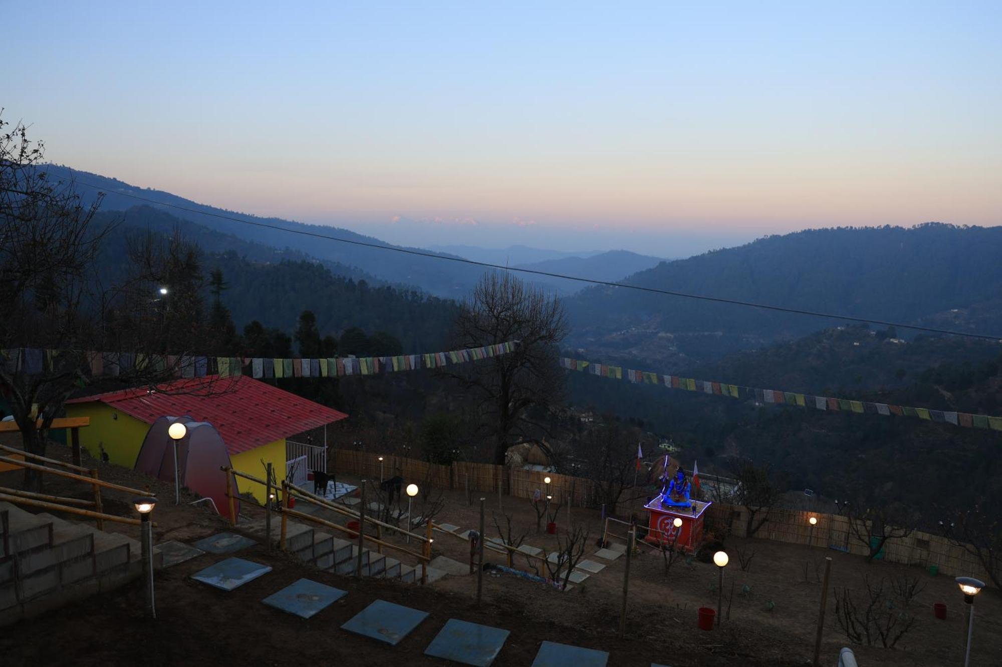 The Pahadi Nest Mukteshwar 호텔 외부 사진